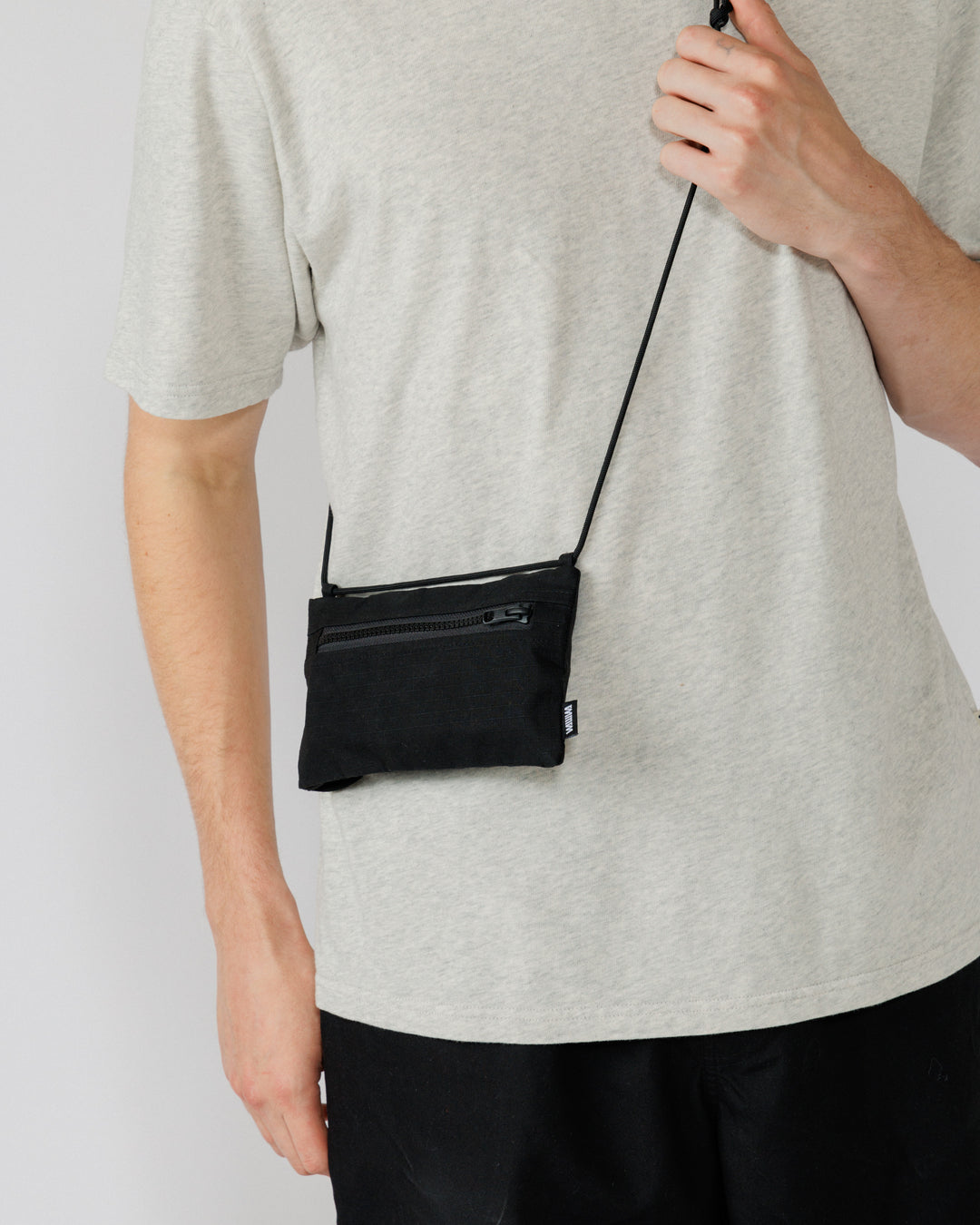 Sunnies Sling - Black