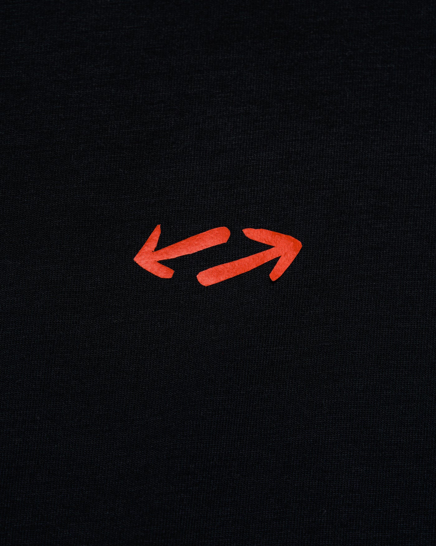 Outnback Bog Tee red arrow logo print detail